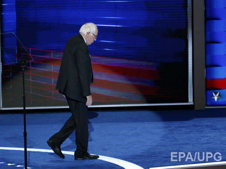 Демократы извинились перед Сандерсом после скандала с перепиской