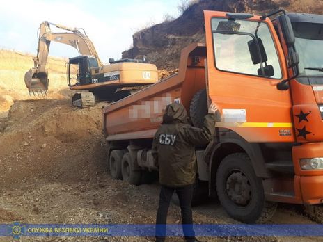СБУ блокировала нелегальный бизнес по сбыту полезных ископаемых. Убытки оценили почти в 28 млн грн