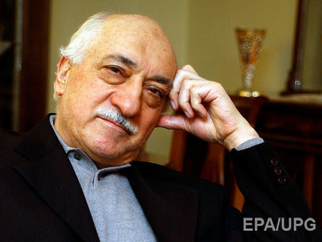 Гюлен заявил, что Эрдоган ведет Турцию к диктатуре