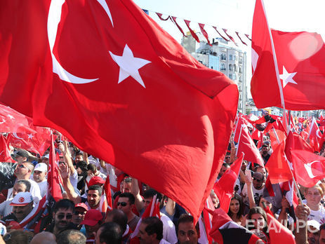 В Турции после попытки переворота закрыли более сотни СМИ