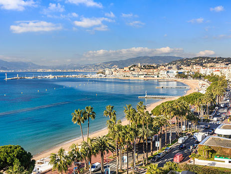 После теракта в Ницце на каннские пляжи запретили приходить с чемоданами