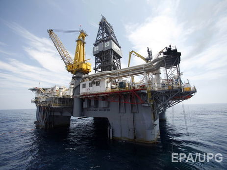 Цена на нефть откатилась до $44 за баррель