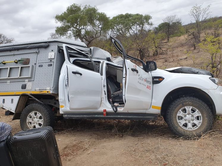 ﻿У південноафриканському парку у ДТП під час сафарі загинули турист і жирафа