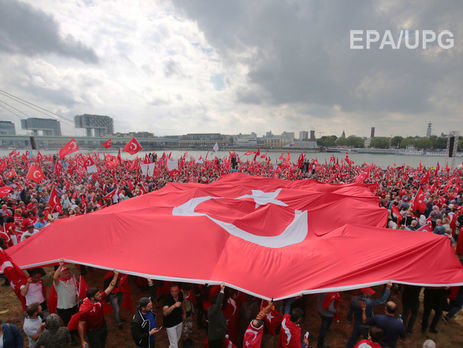 В Германии проходят акции противников и сторонников Эрдогана