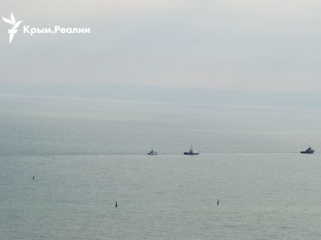 Навстречу захваченным украинским кораблям вышли другие корабли украинского военного флота