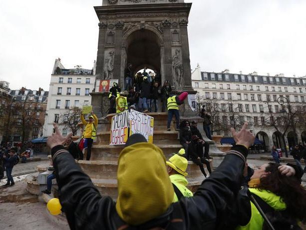 ﻿У Франції затримали 254 учасників акцій протесту "жовтих жилетів"