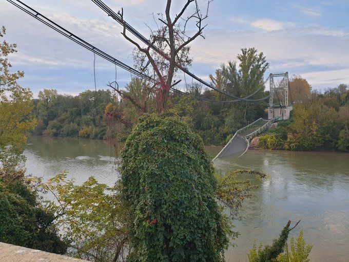 Во Франции обрушился мост, погибла 15-летняя девушка