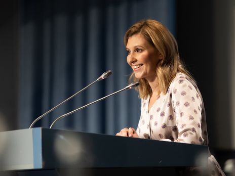 ﻿Перша леді України заявила, що їй комфортніше перебувати 