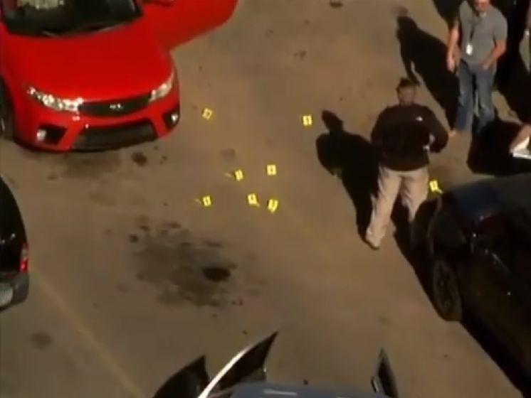 В США на парковке супермаркета застрелили трех человек