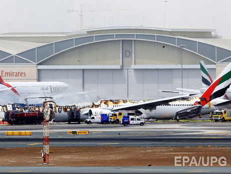 Несколько человек пострадали во время экстренной посадки самолета в Дубае – СМИ