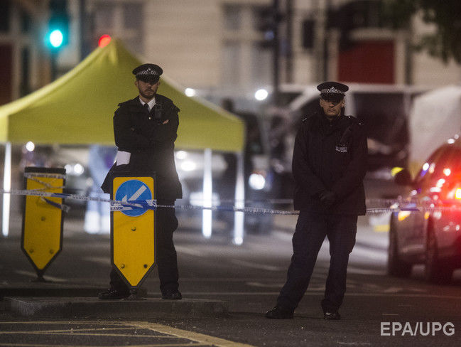 В центре Лондона мужчина напал с ножом на прохожих, погибла женщина