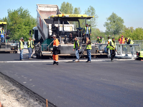 Службы автодорог в трех областях Украины объявили тендеры на 1,5 млрд грн в обход системы госзакупок ProZorro