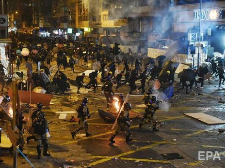 Китай сменил главу полиции Гонконга на фоне протестов