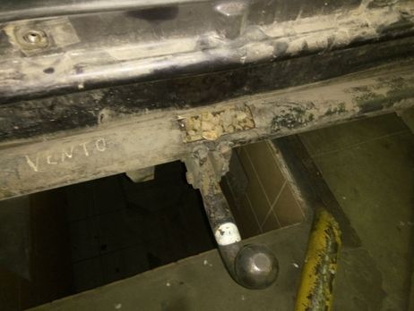 Пограничники обнаружили в автомобиле жителя Волынской области тайник с 4 кг янтаря