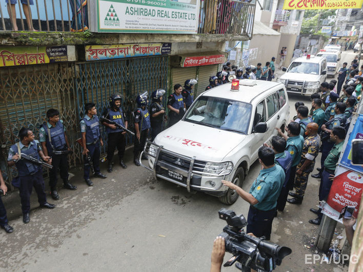 Полиция Бангладеш подозревает канадского исламиста в организации захвата и убийства заложников в ресторане