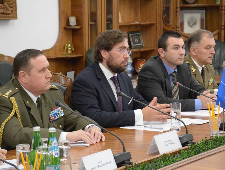 Муженко сообщил, что офицеры из Чехии и Румынии будут адаптировать оборонный сектор Украины к стандартам НАТО