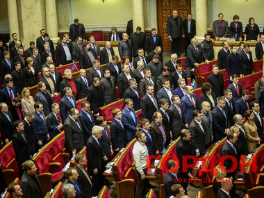 36 народных депутатов требуют немедленно созвать Раду из-за событий в Крыму