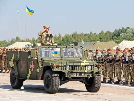 Украинские военные готовятся к проведению парада на День Независимости. Фоторепортаж 
