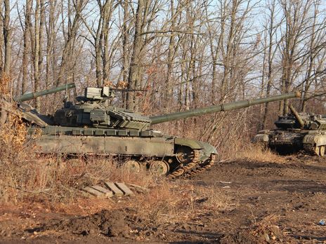 Шестеро украинских военных получили ранения на Донбассе