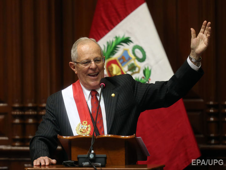 Новый президент Перу первое заседание Кабмина начал с физзарядки. Видео