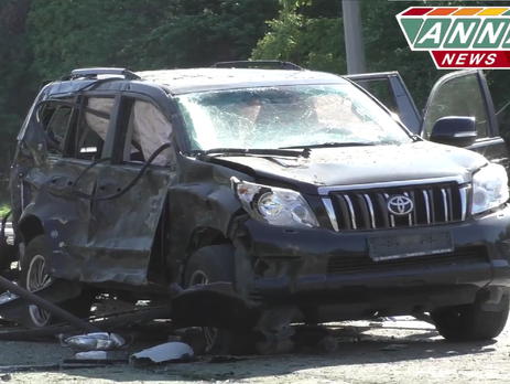 Появились кадры с места взрыва машины Плотницкого. Видео