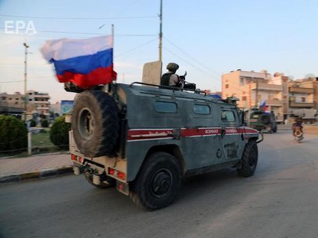 ﻿У Сирії місцеві жителі закидали російський бронеавтомобіль камінням і 