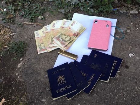СБУ: В Донецкой области сотрудница миграционной службы незаконно оформляла паспорта жителям оккупированных территорий