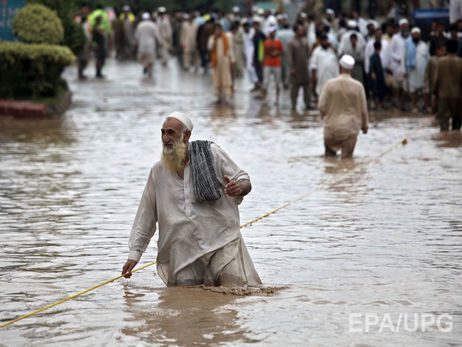 Наводнение в мегаполисе Пакистана унесло жизни 15 человек