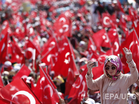 На митинг сторонников Эрдогана в Стамбуле пришло более миллиона человек