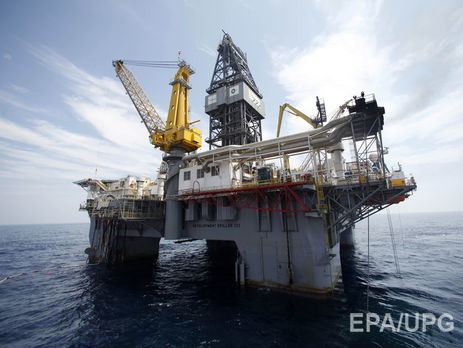 Цена на нефть за выходные преодолела отметку в $44 за баррель