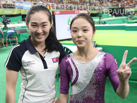 Гимнастки из Северной и Южной Кореи сделали совместное селфи на Олимпиаде