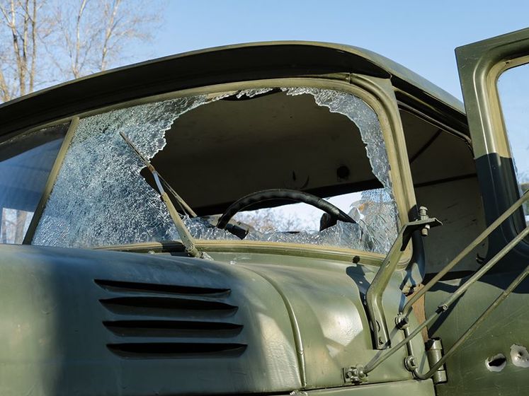 ﻿Бойовики обстріляли авто з українськими військовими в мирному населеному пункті – штаб ООС