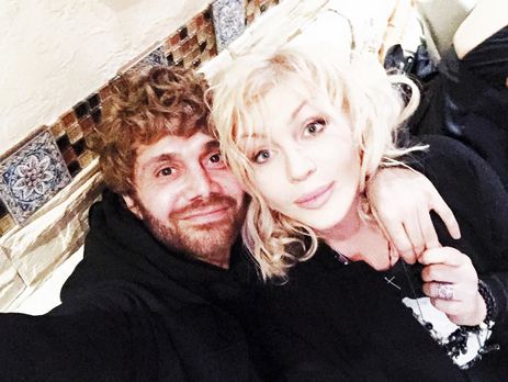 Муж Билык поделился фото поцелуя с ней