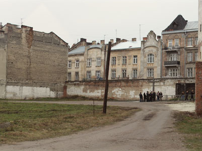 Во Львове на месте застенков КГБ и гестапо нашли массовые захоронения людей