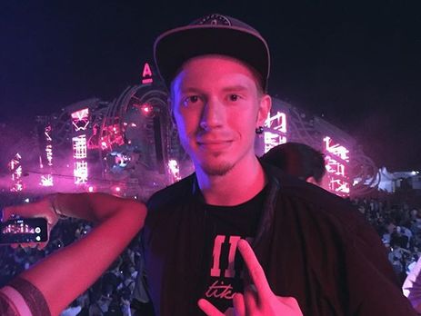 Внук Пугачевой показал трюки паркура на отдыхе с семьей