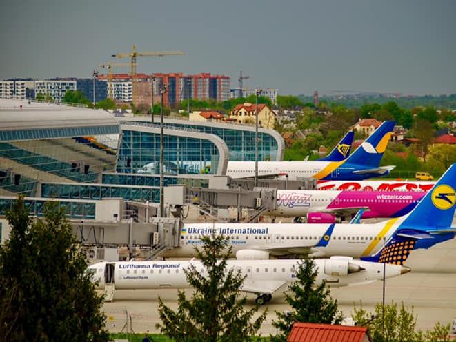 Международный аэропорт Львов возобновил работу