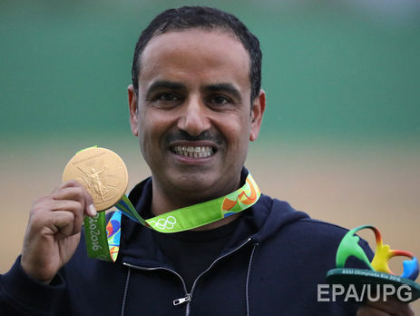 Спортсмен, выступающий под олимпийским флагом, выиграл первое золото в Рио