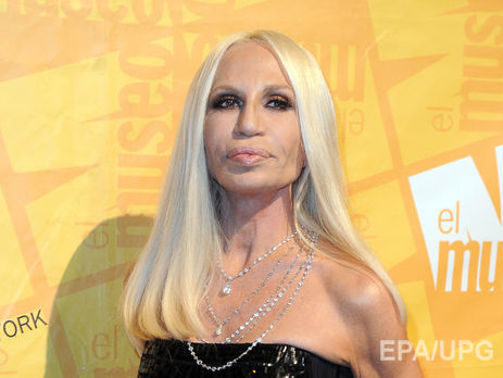 61-летняя Донателла Версаче показала полуобнаженное тело