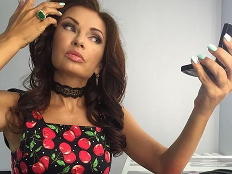 Бледанс показала водоросли под мышками