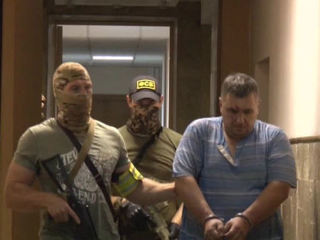 Подозреваемого в организации терактов в оккупированном Крыму Панова привезли в Киевский 