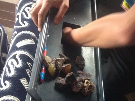 На Волыни СБУ задержала крупную партию янтаря, который пытались нелегально вывезти в Европу