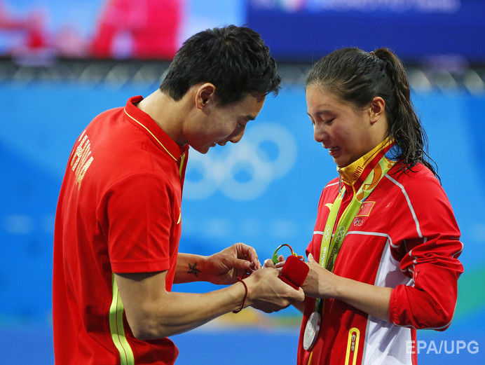 На Олимпиаде в Рио китайский спортсмен сделал предложение коллеге по сборной на церемонии награждения
