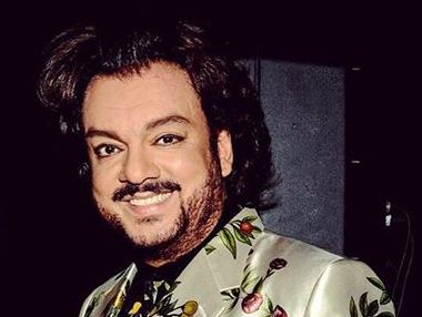 Ани Лорак позировала в объятиях Киркорова