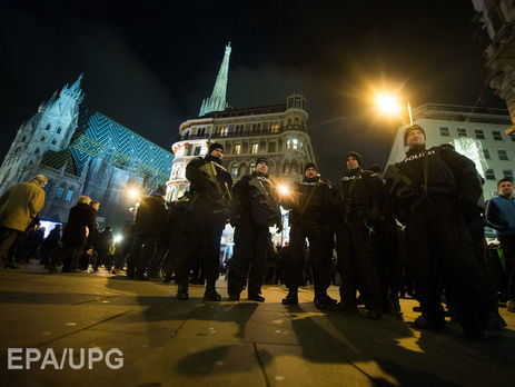 В Вене девять беженцев из Ирака арестованы по подозрению в изнасиловании туристки из Германии