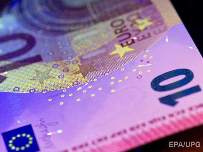 Курс гривны к евро обвалился до 28,30 грн/€