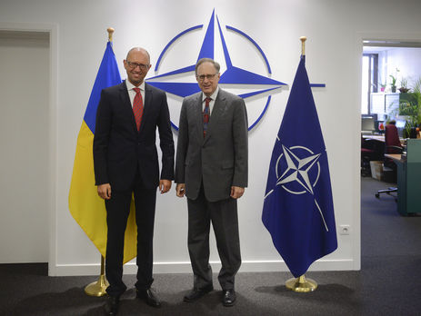 Яценюк: Россия создала на территории Украины тестовую площадку для своего оружия против украинцев и всего мира