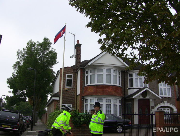Сбежавший из посольства КНДР в Лондоне дипломат находится в Южной Корее