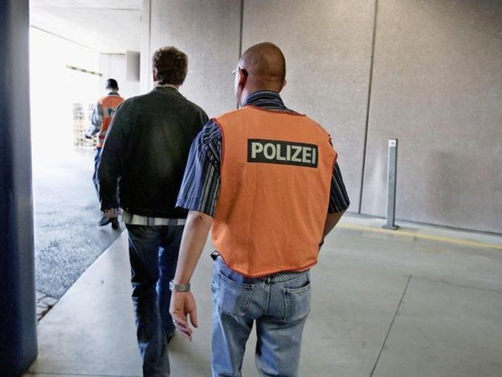 Полиция Цюриха задержала в аэропорту предполагаемого джихадиста