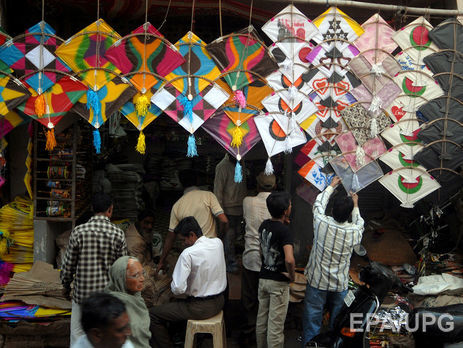 В Индии во время запуска воздушных змеев погибли три человека