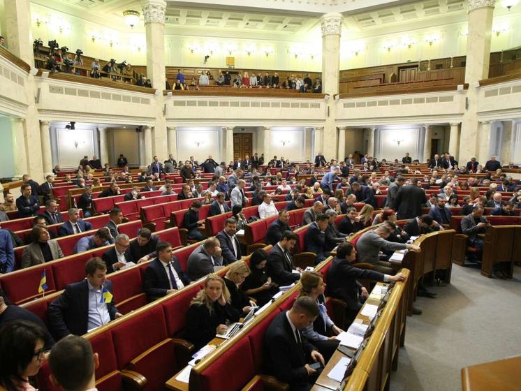 Деятельность Рады не одобряют 52% украинцев, Кабмина – 48% – опрос